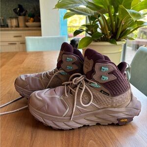 HOKA Women’s Anacapa Breeze Mids Hiking Shoe